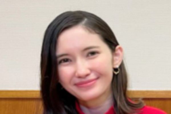 市川紗椰