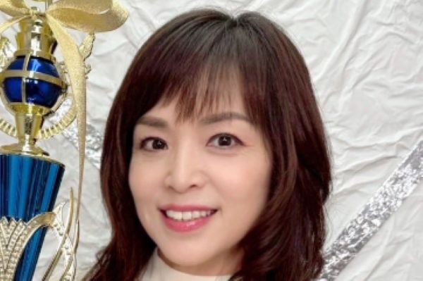 石原詢子